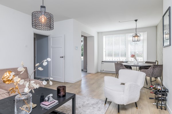 Foto - Te koop: Instapklare gemoderniseerde twee- onder- één kap woning uit 1969 met 144m2 wonen op een perceel van 391 m2 met een energielabel A in Simpelveld